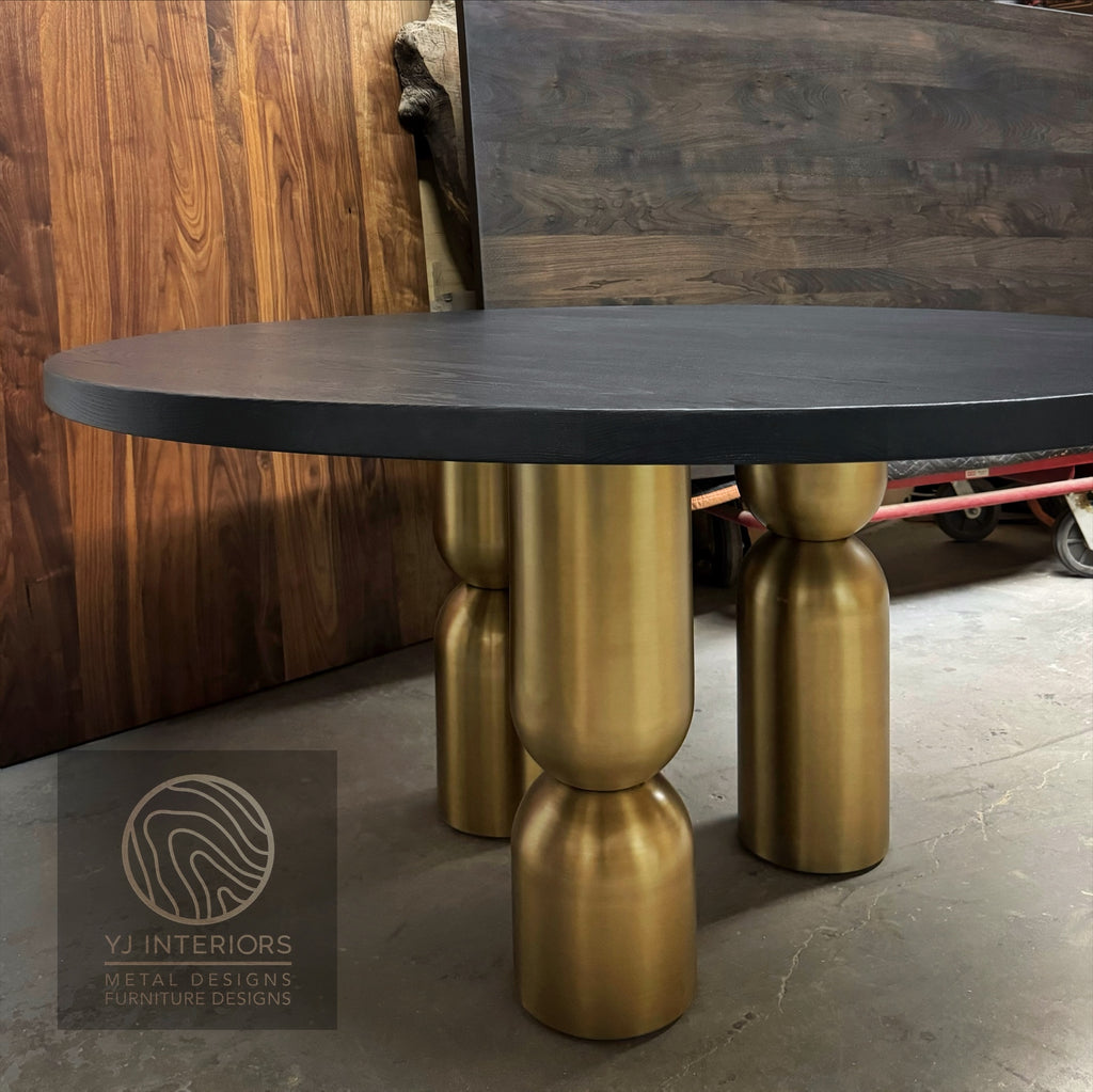 Round Piper Carbon Black Brass Table